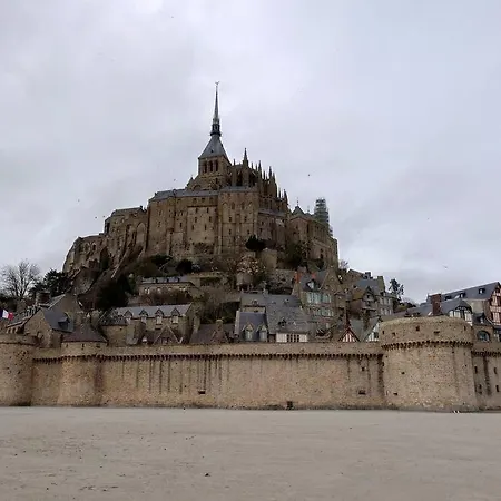 La Mer, A La Campagne En Normandie, Proche Du Mont St Michel