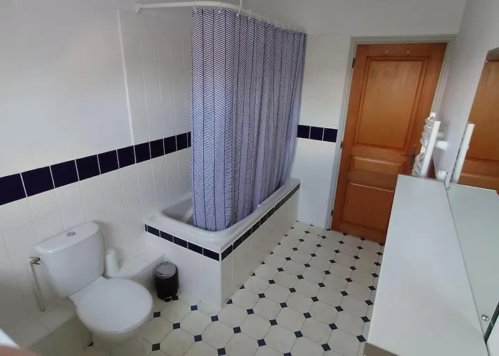 La Mer, A La Campagne En Normandie, Proche Du Mont St Michel * Lolif